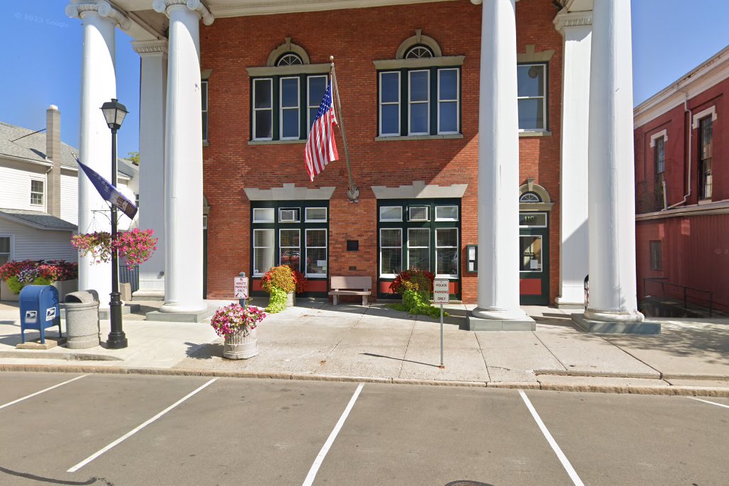Geneseo Village Court