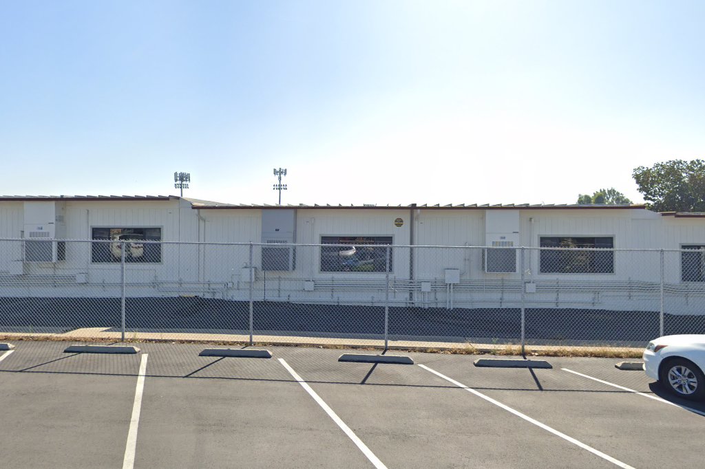 Rancho De La Nacion School