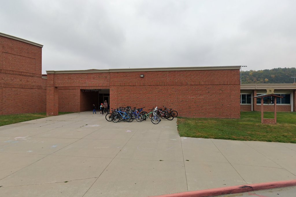 Decorah High School