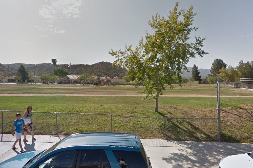 Pinetree Community Elementary School