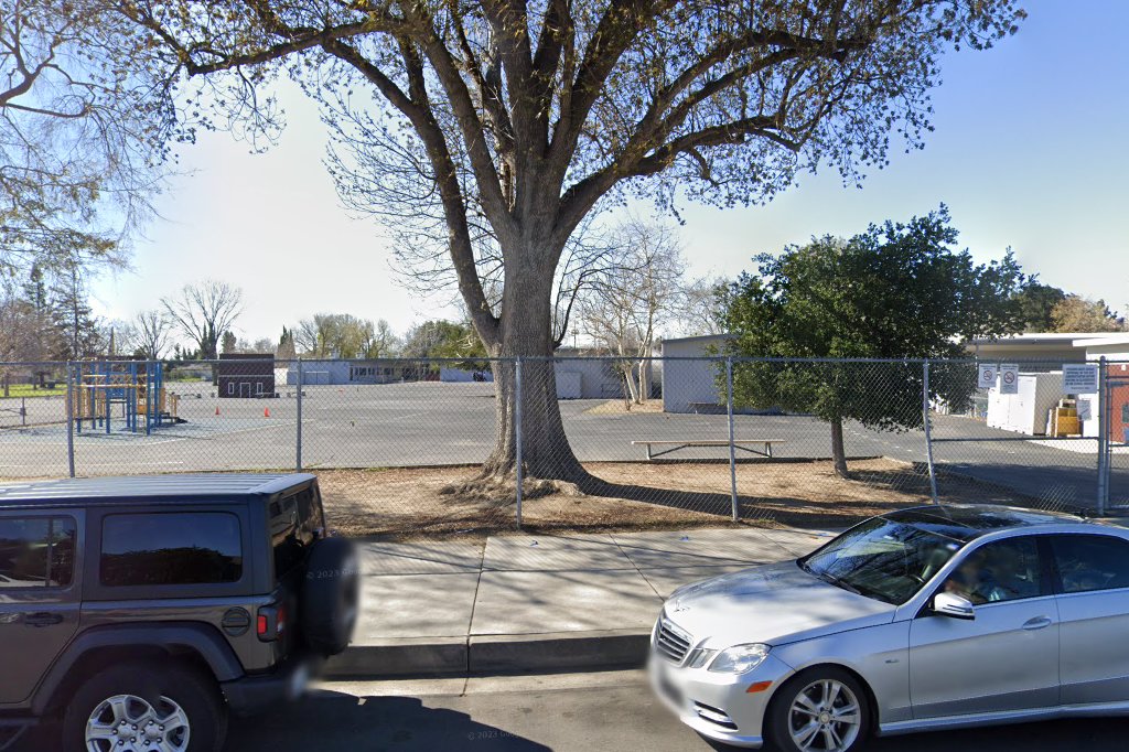 Superior Street Elementary School