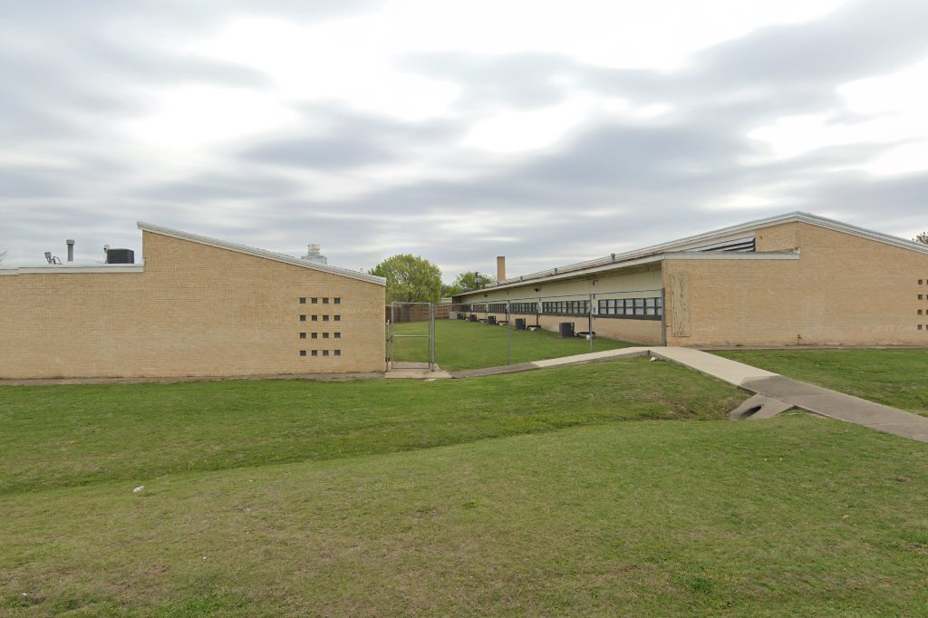 Lake Waco Montessori Magnet School