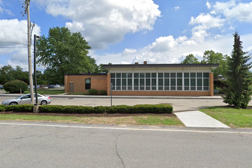 Lakes Elementary School