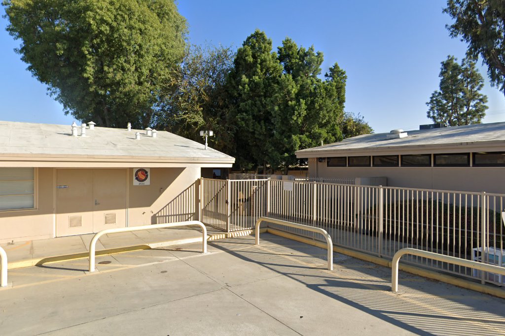 Esther Lindstrom Elementary School