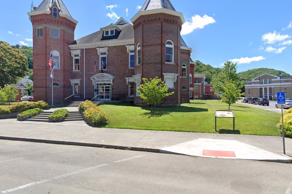 Hinton Circuit Court