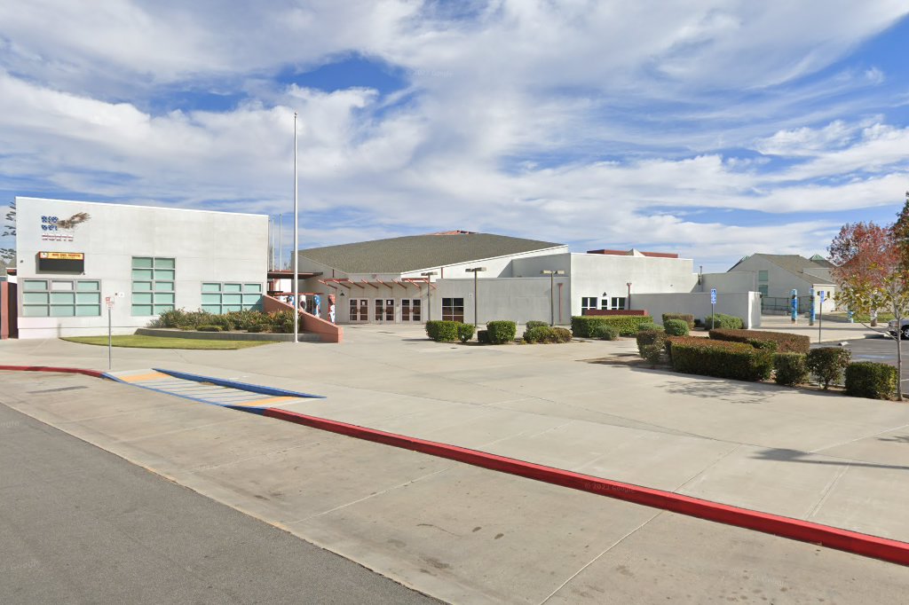 Rio Del Norte School