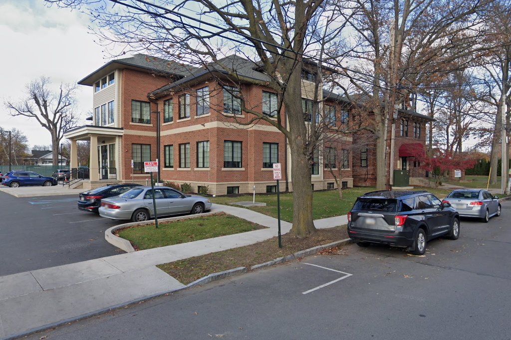 Milford E Barnes Jr School
