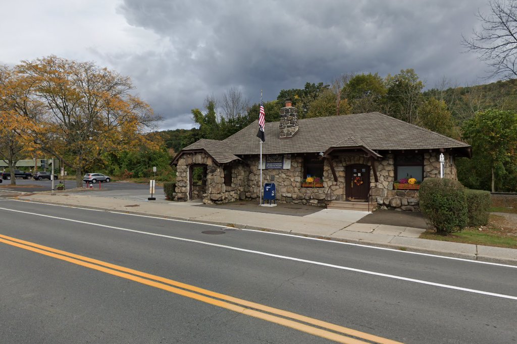 Tuxedo Park Passport Office