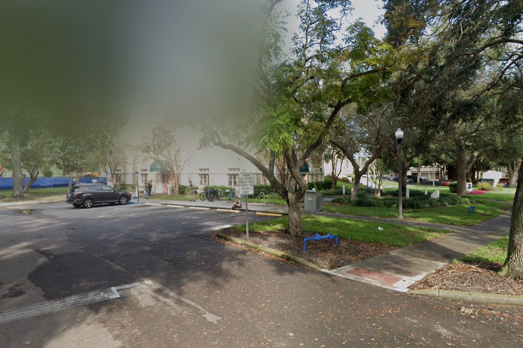 St. Petersburg Library - Mirror Lake Community Library
