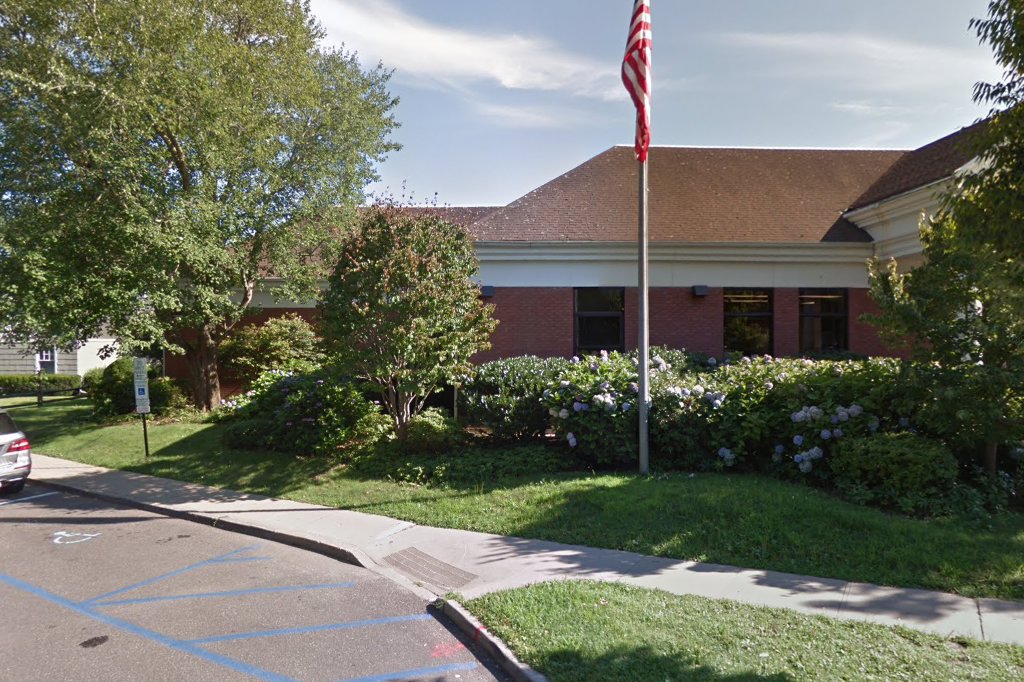 East Hampton Passport Office