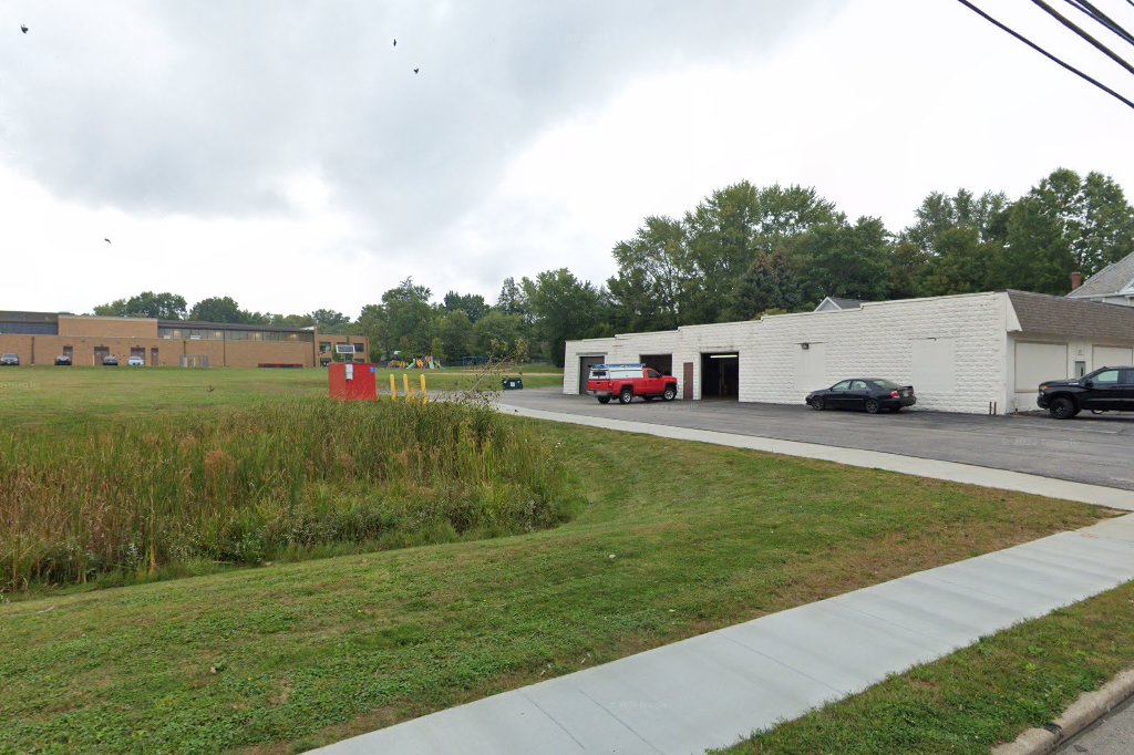 Isham Memorial Elementary School