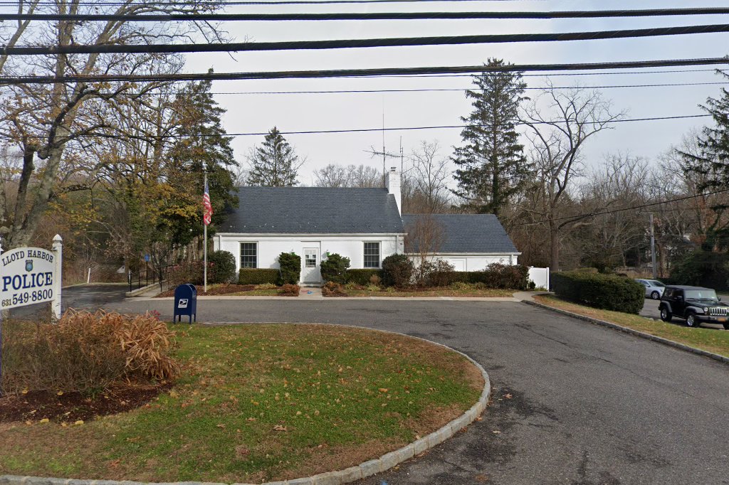 Lloyd Harbor Village Court