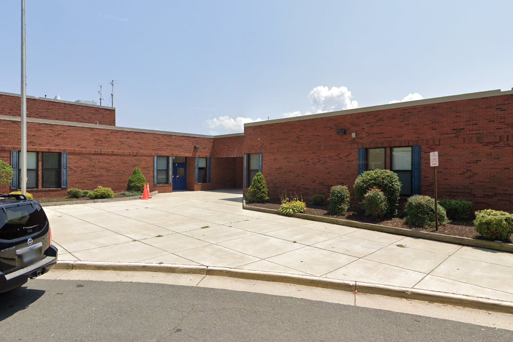 River Oaks Elementary School