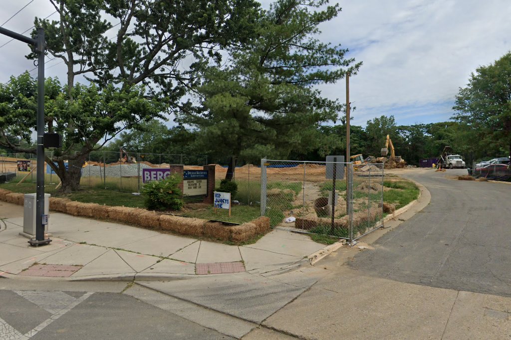 Douglas Macarthur Fundamental Intermediate School