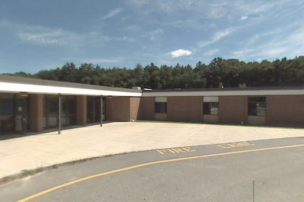 Reeds Ferry School