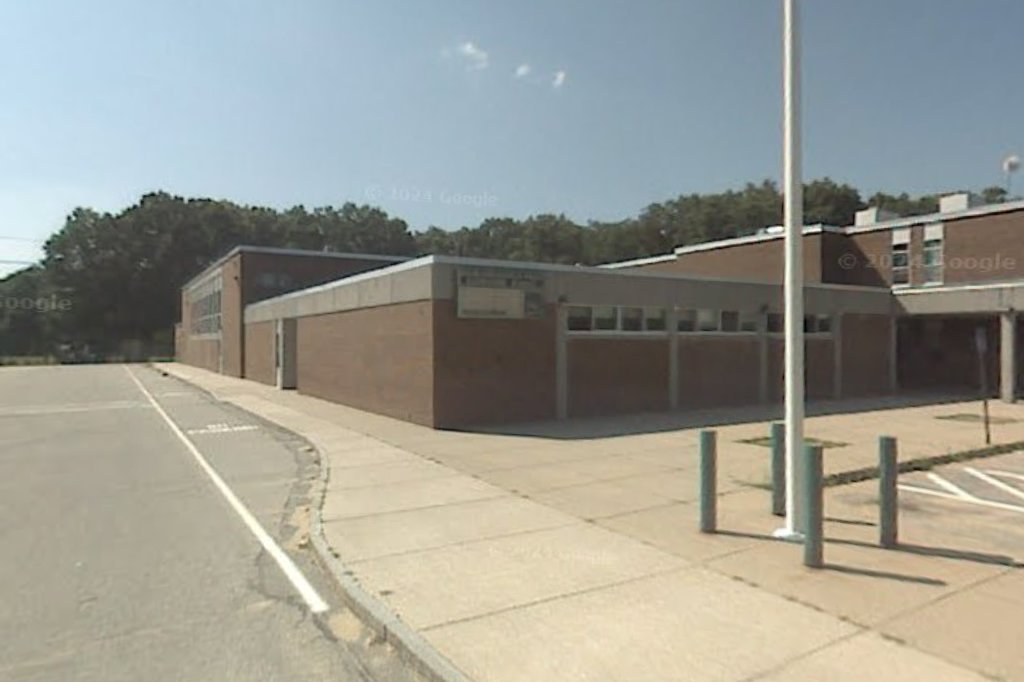 Highland-Goffes Falls School