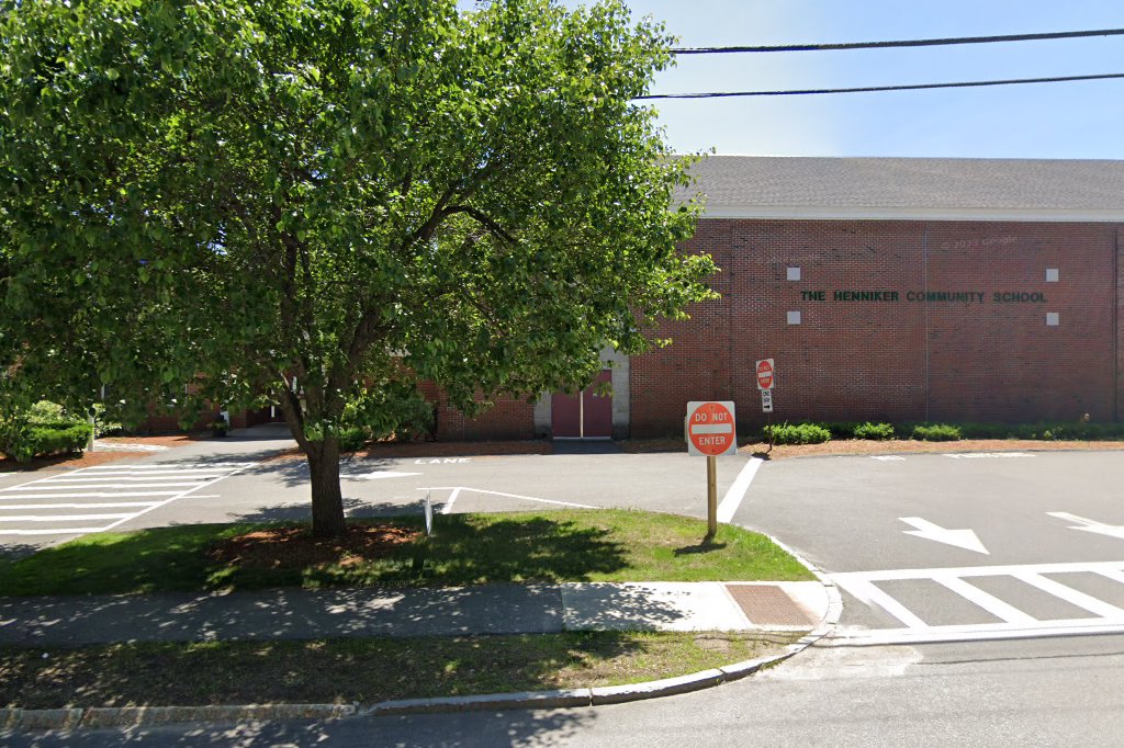Henniker Community School