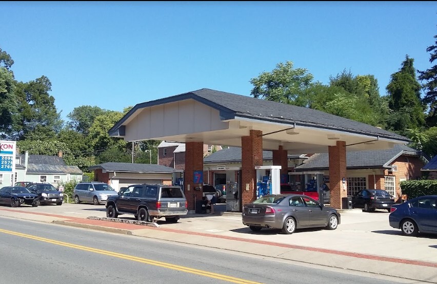 Jock's Exxon
