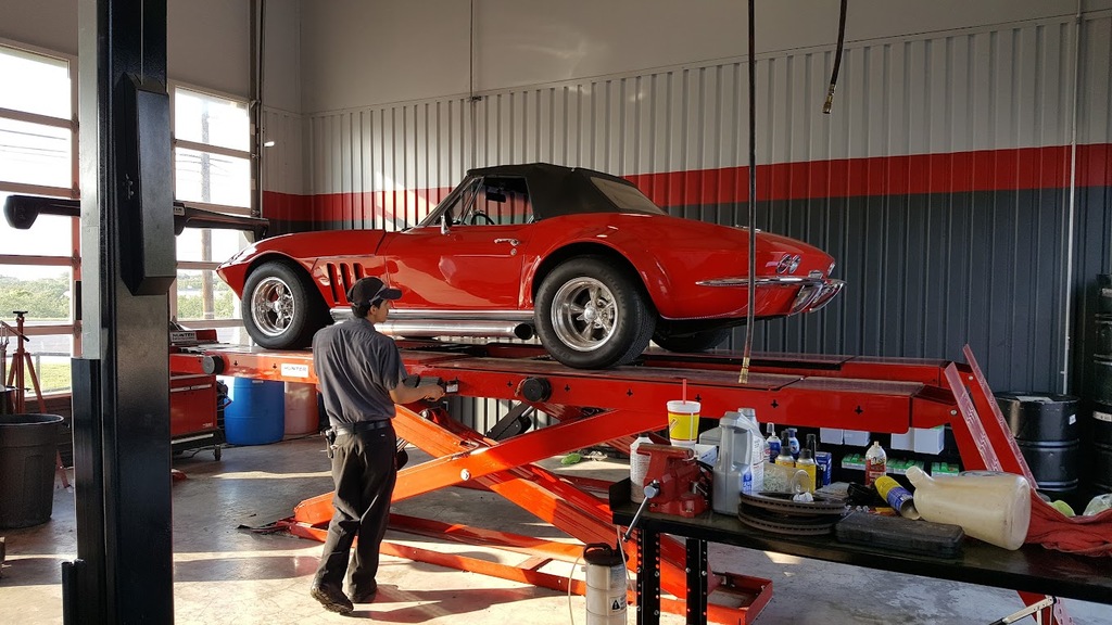 Lamb's Tire & Automotive - Lakeway