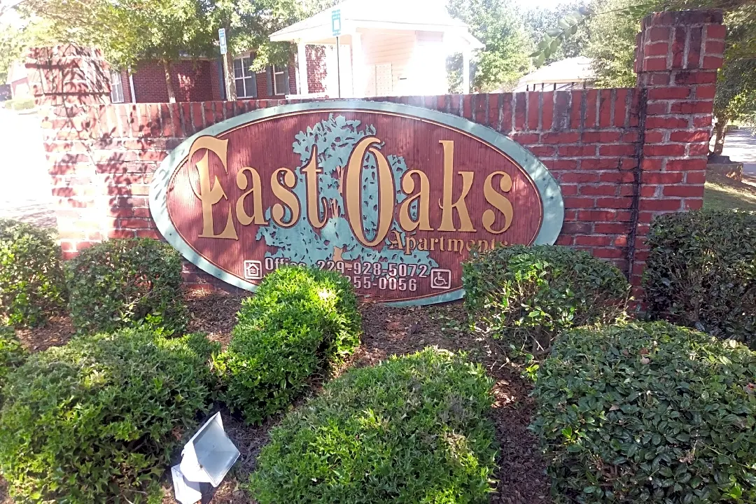 East Oaks Apartments