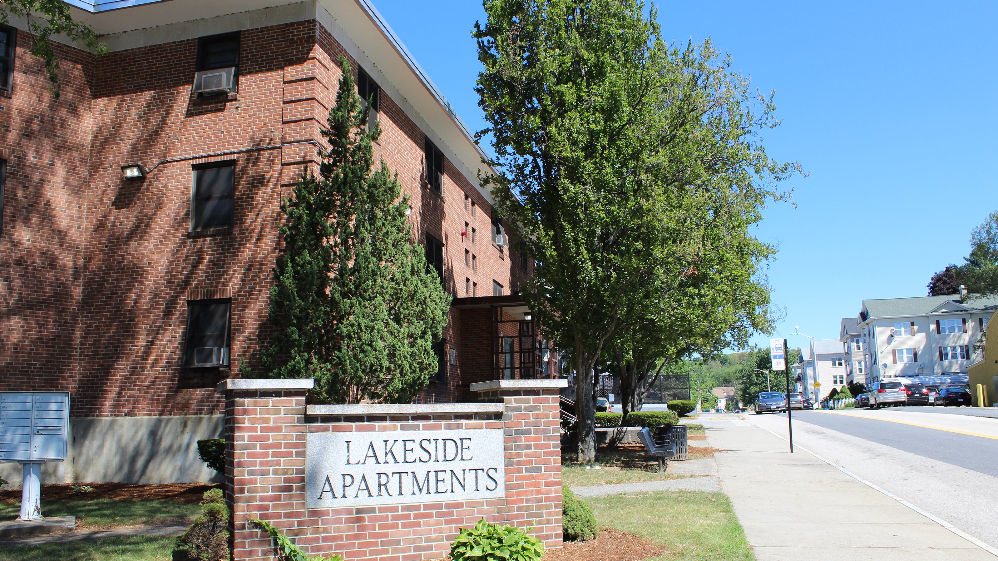 Lakeside Apartments