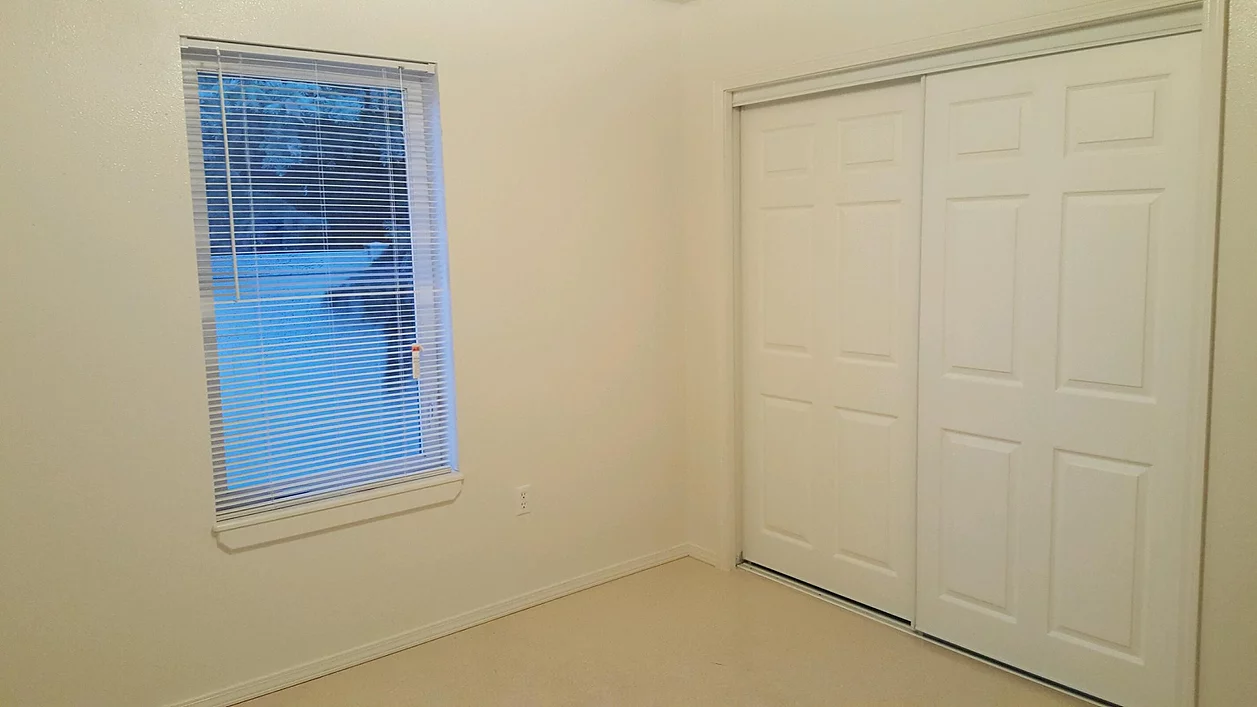 MAXWELL JUNIOR APARTMENTS