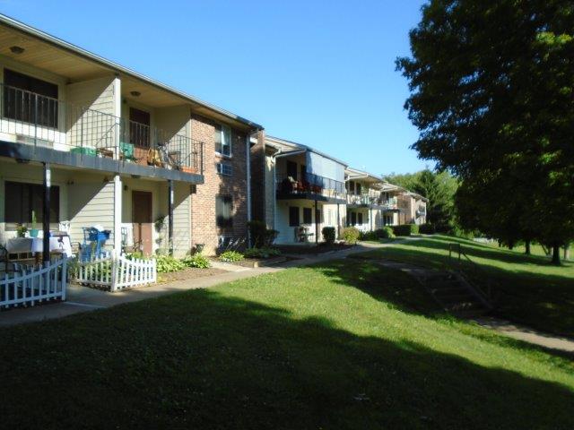 HENDERSON HEIGHTS APARTMENTS