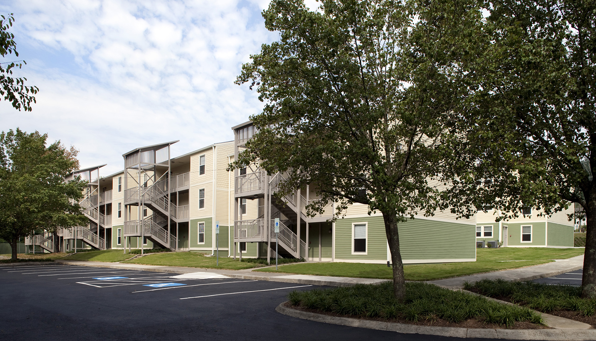 Valley Oaks Apartments